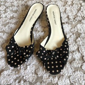 Polkadot sandal with a short heel